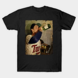 Frank J. Viola, Jr. in Minnesota Twins T-Shirt